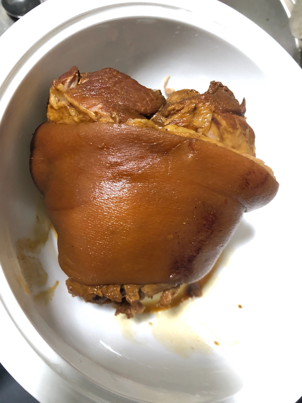 炖肘子