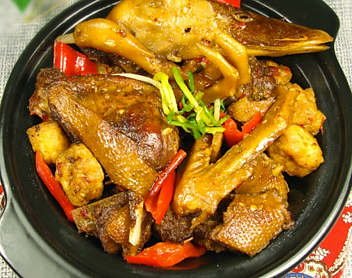 湘菜中堪的毛家名菜【铁盔鸭】