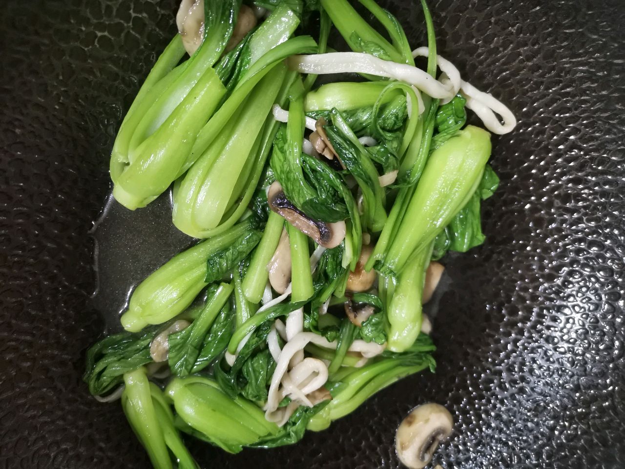 青菜炒蘑菇