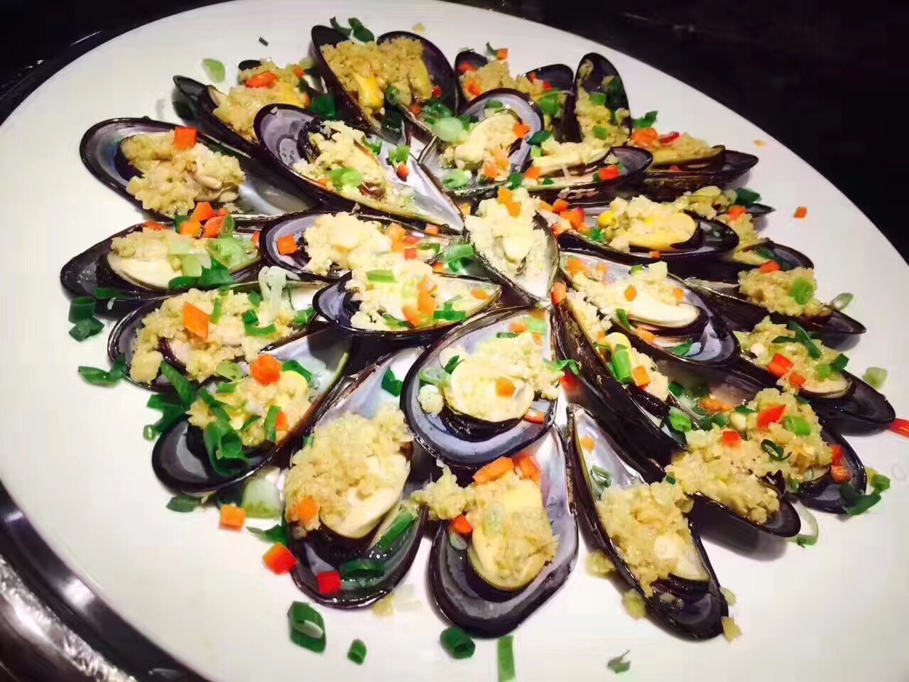 蒜蓉淡菜王的做法图解1