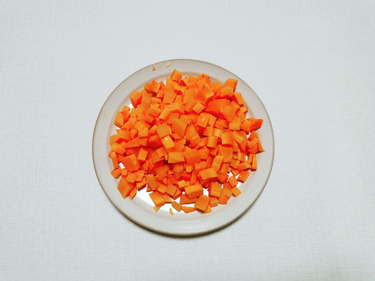 午餐肉胡萝卜玉米粒
