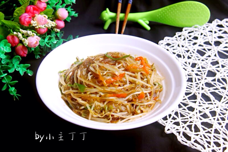 简单家常菜《豆芽炒粉丝》