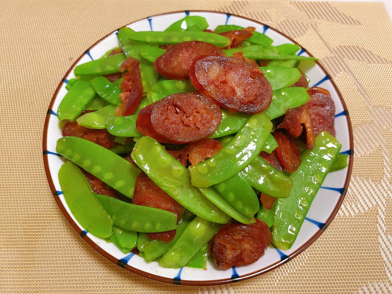 荷兰豆炒腊肠