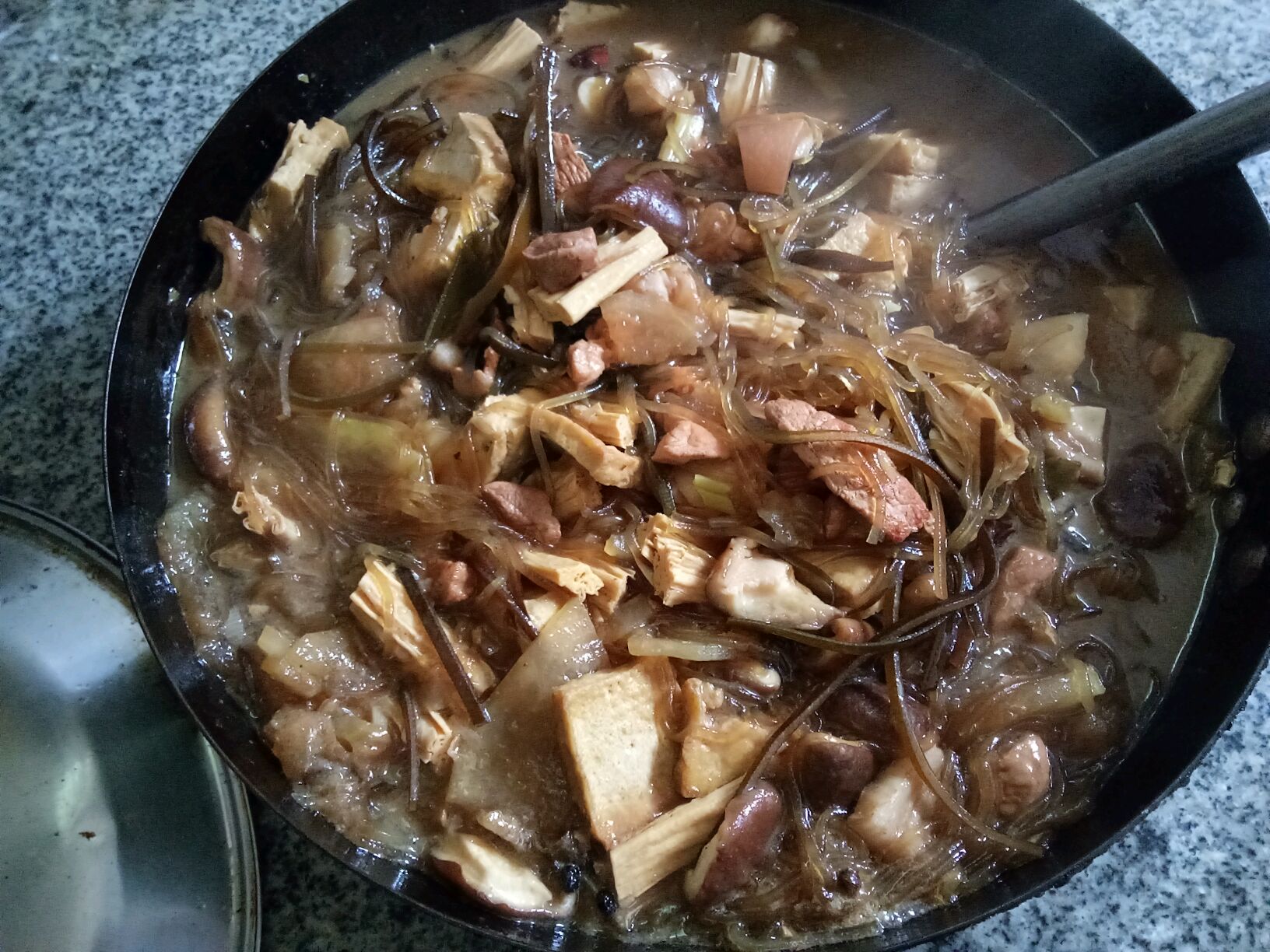 三十人的大锅菜菜谱及做法谁能提供下,一日三餐,中午晚上一荤一素