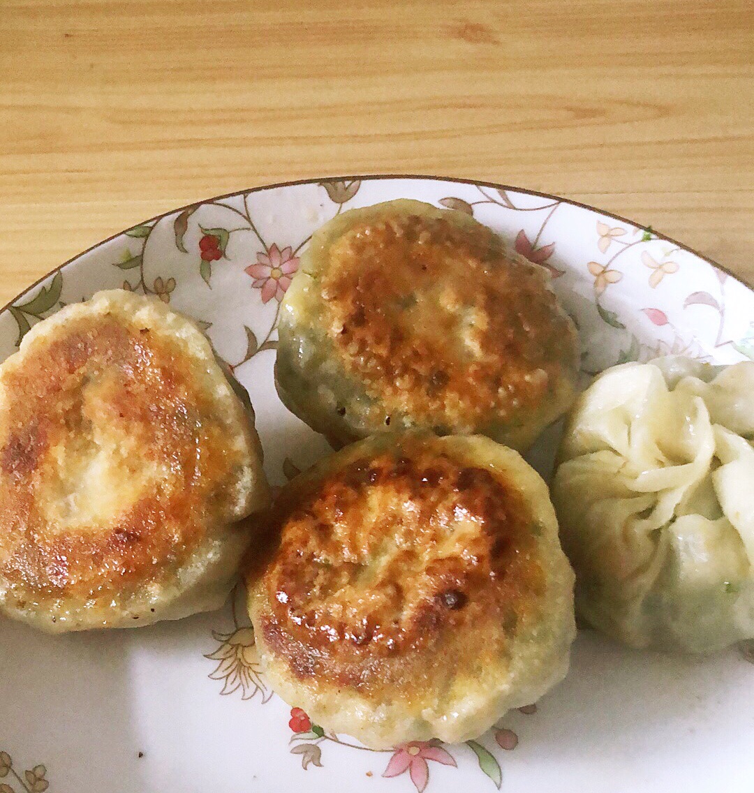 胡萝卜鸡蛋粉条水煎包的做法图解3