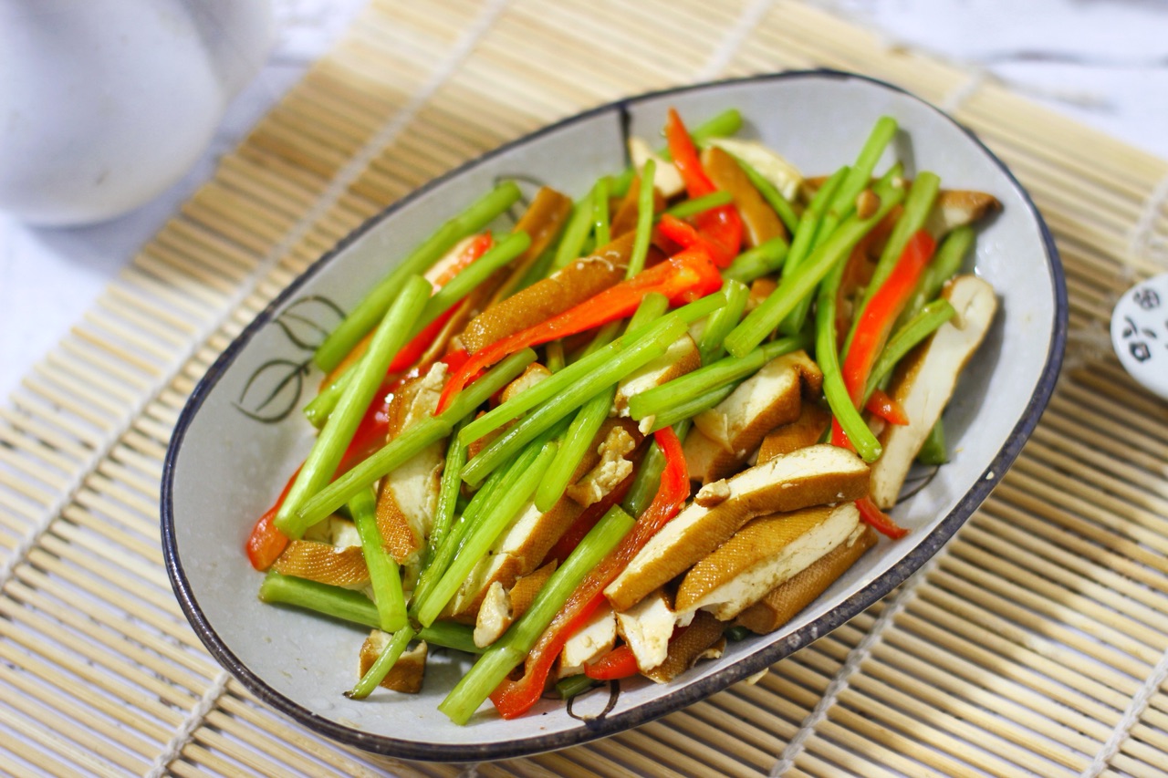 茼蒿炒香干