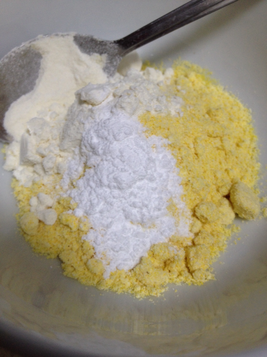 只有白糖,牛奶,面粉,泡打粉,鸡蛋怎么做蛋糕