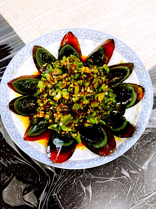 烧椒皮蛋的做法_菜谱_豆果美食