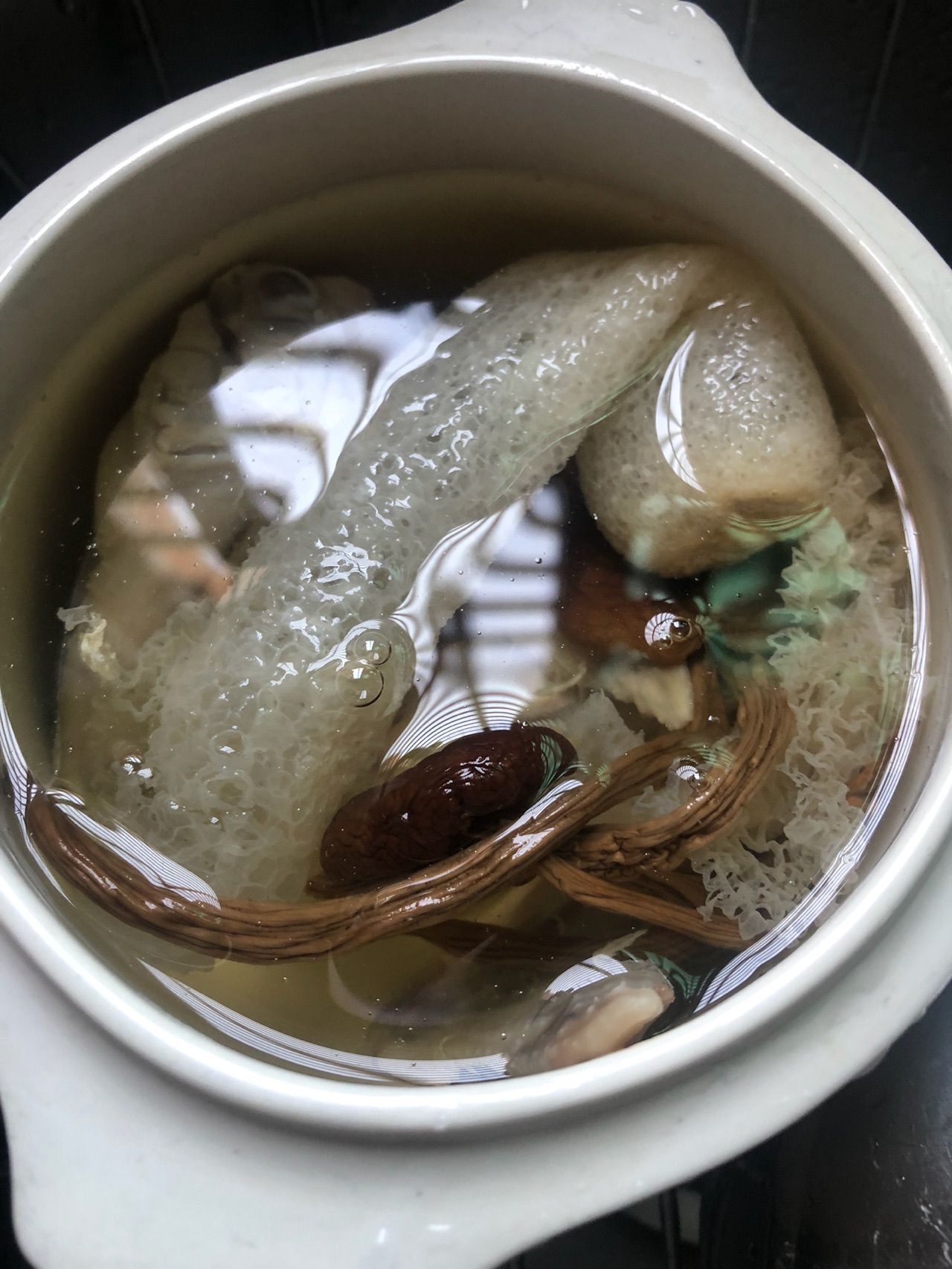 秋天怎么吃#竹荪茶树菇炖鸡翅(辅食)的做法图解4