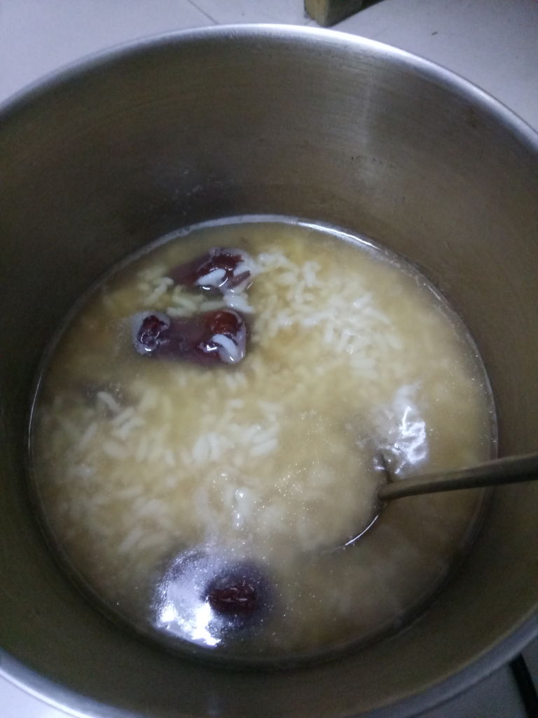 大米红枣粥