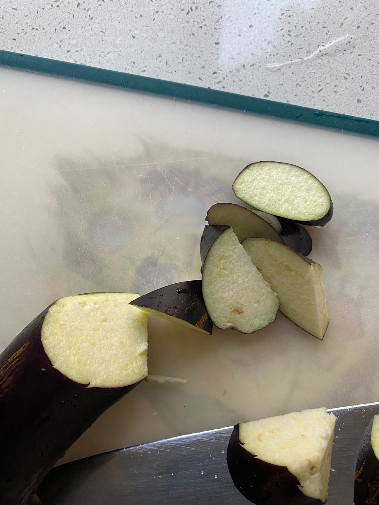 简单美味的下饭菜—红烧茄子的做法图解2
