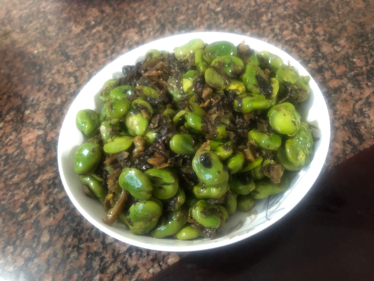 蚕豆炒酸菜怎么做_蚕豆炒酸菜的做法_豆果美食