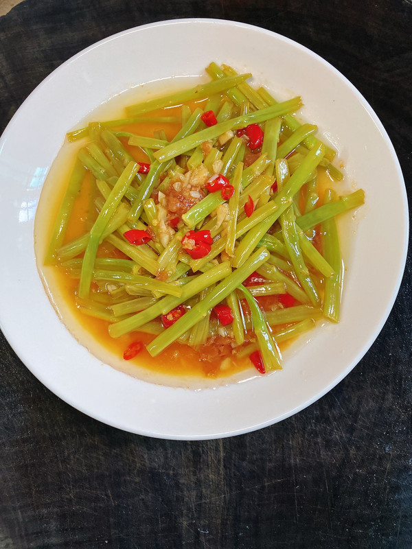 开胃菜:酸辣空心菜梗(6/8)