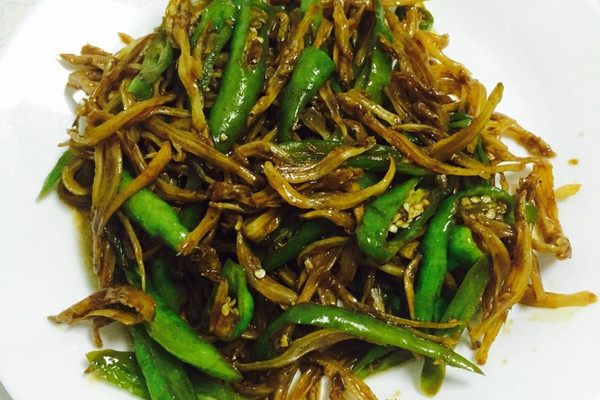 尖椒炒银鱼干