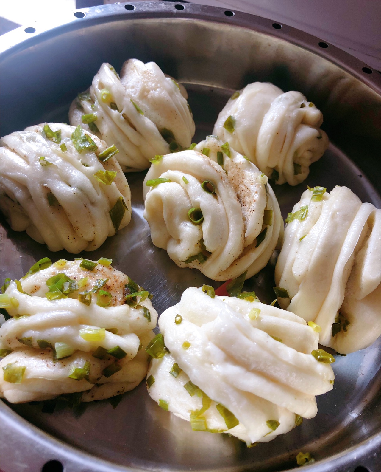家庭葱花卷的做法图解5
