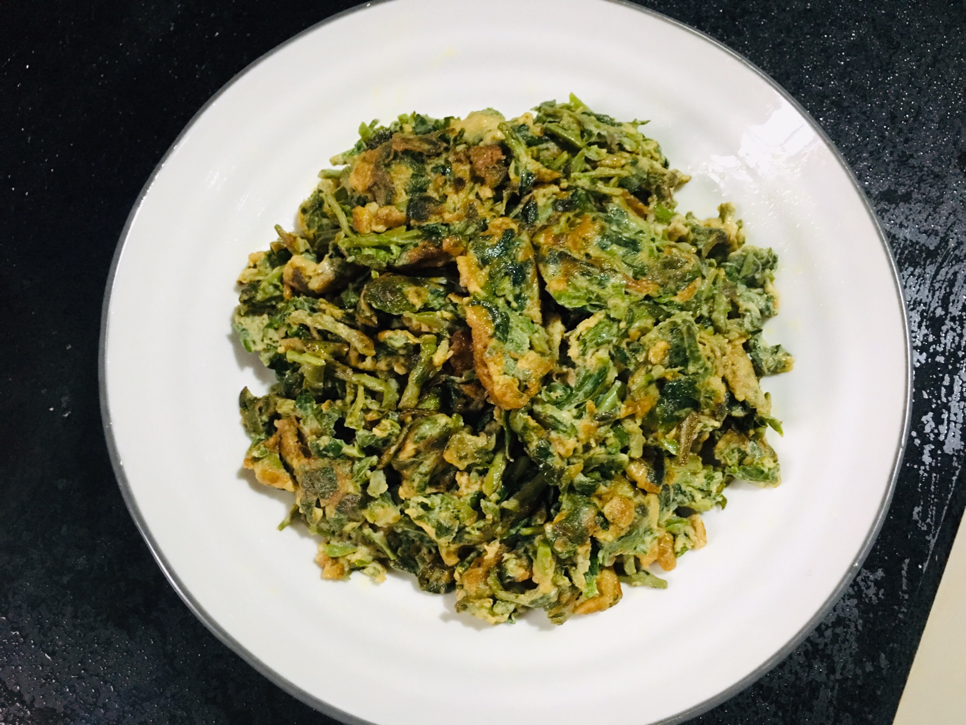 香椿芽炒鸡蛋