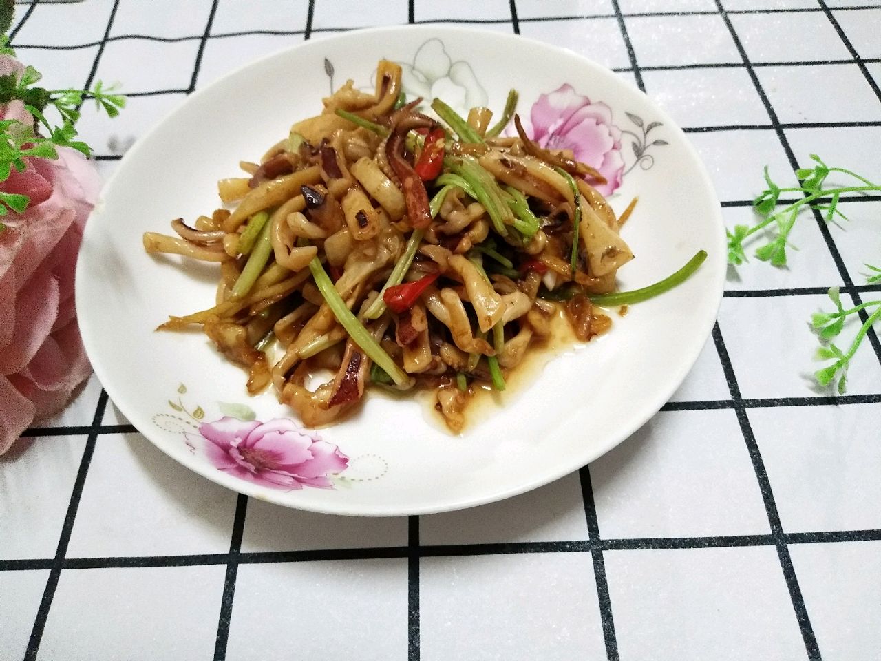 爆炒鱿鱼干怎么做_爆炒鱿鱼干的做法_豆果美食