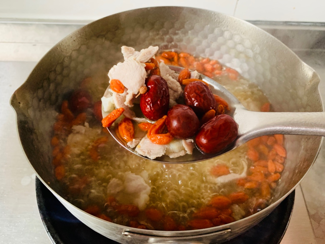 红枣枸杞瘦肉汤