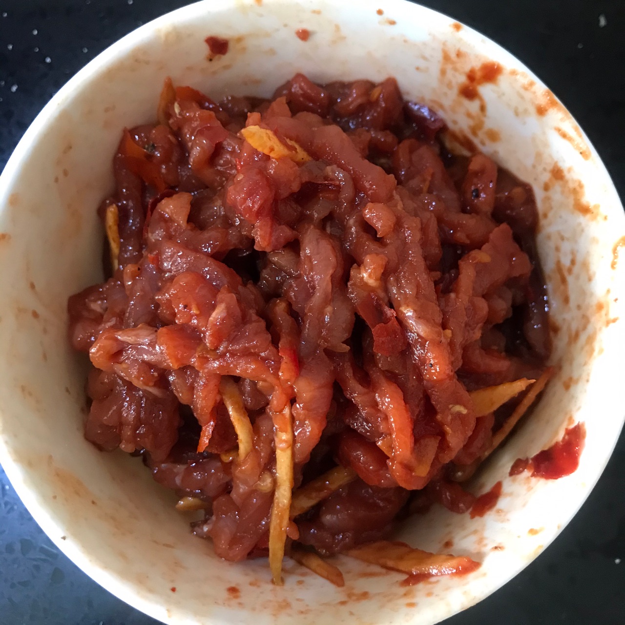 这样腌肉丝,青椒肉丝更香更入味的做法图解3