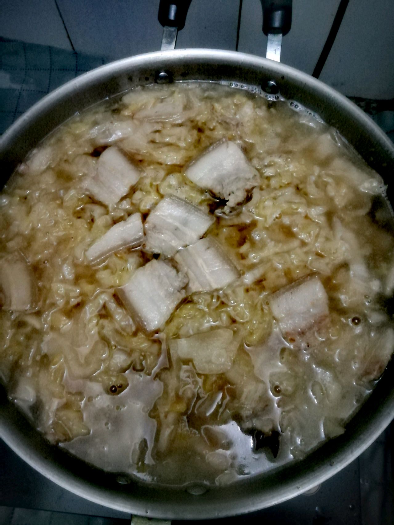 东北猪肉酸菜炖粉条