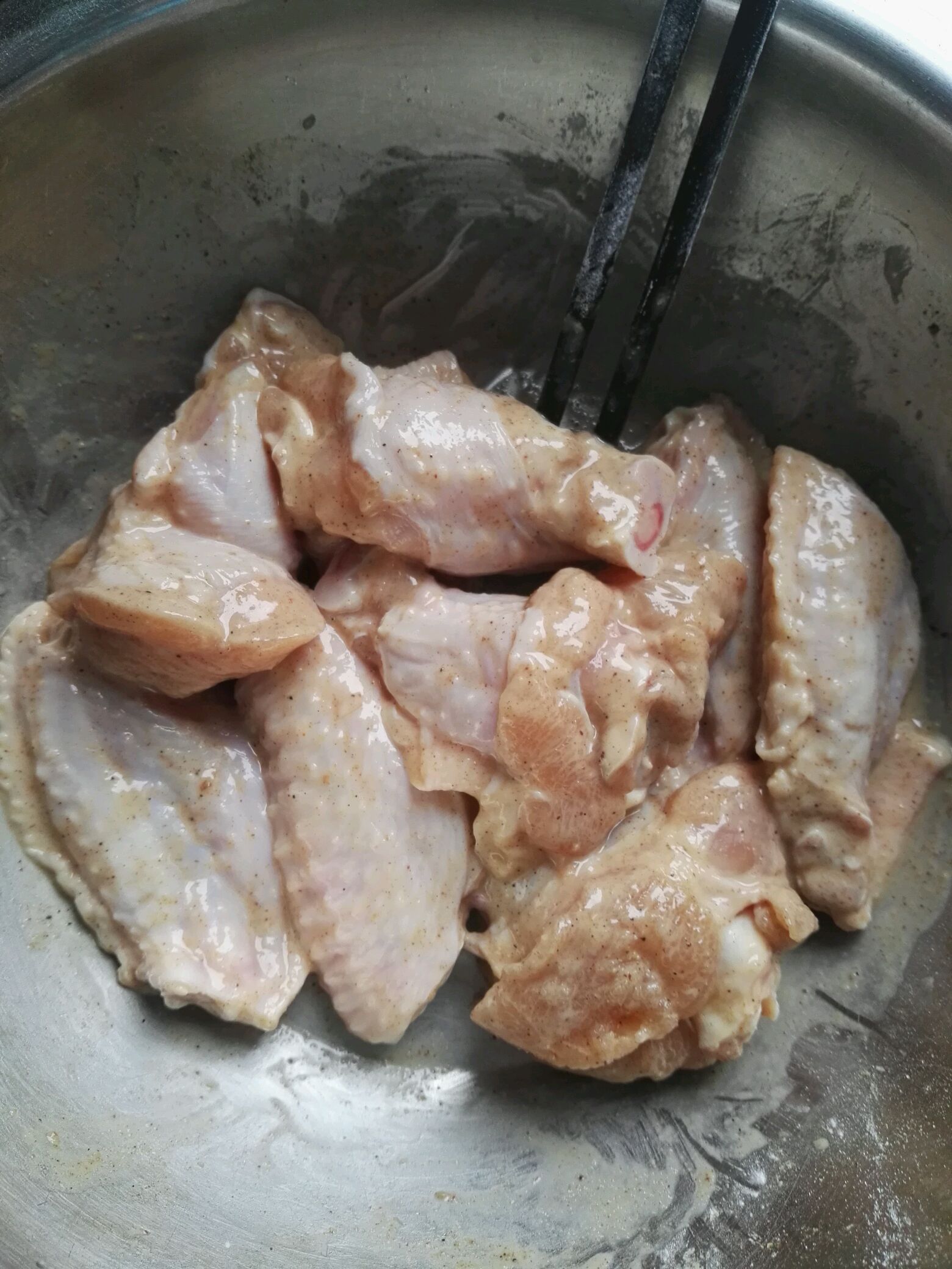 香酥炸鸡翅的做法图解3