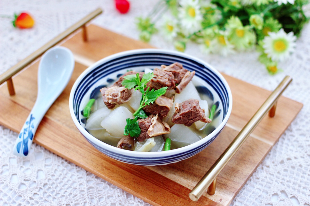牛腩炖萝卜