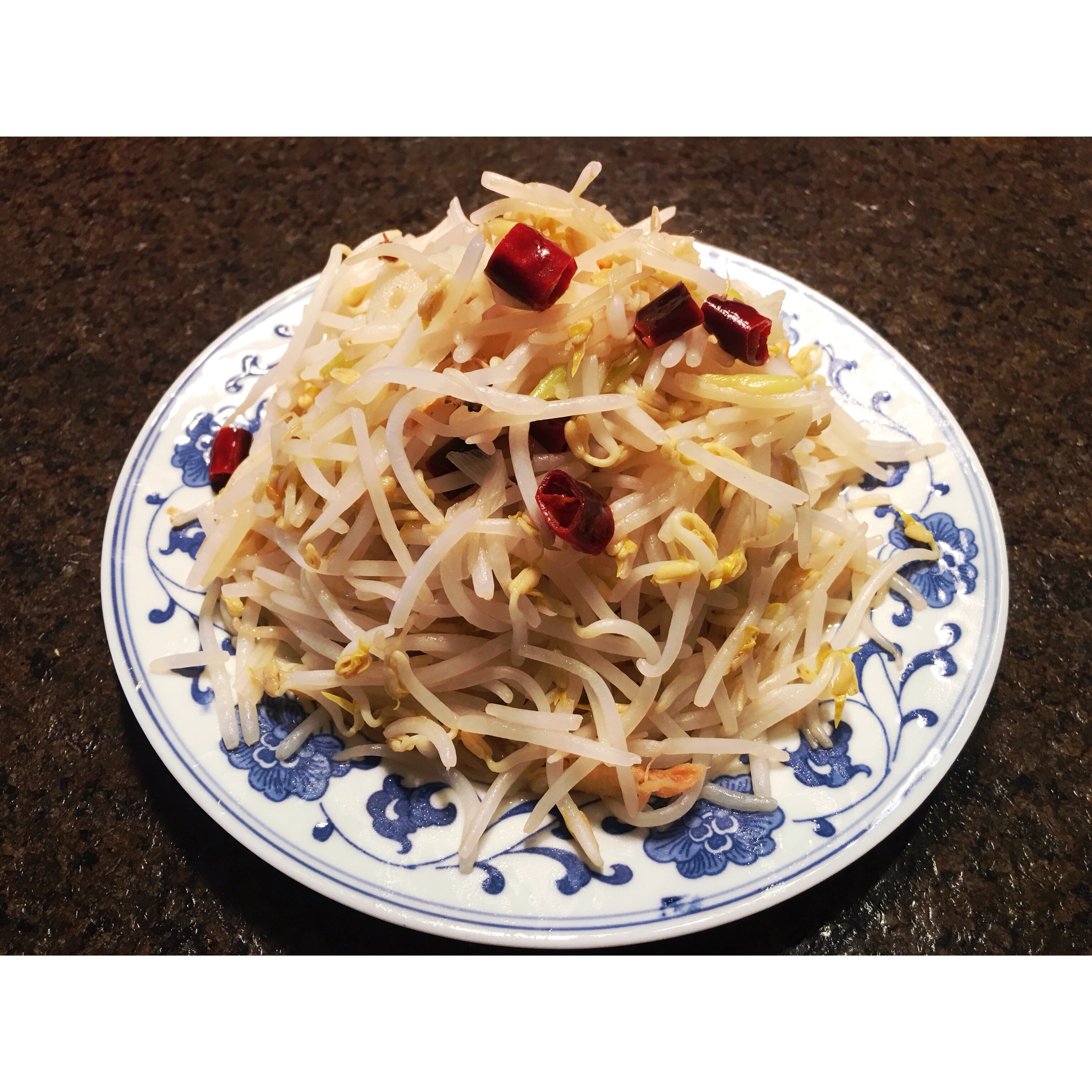 时间:10分钟左右 料 豆芽一斤 葱适量 白醋适量 盐适量 干辣
