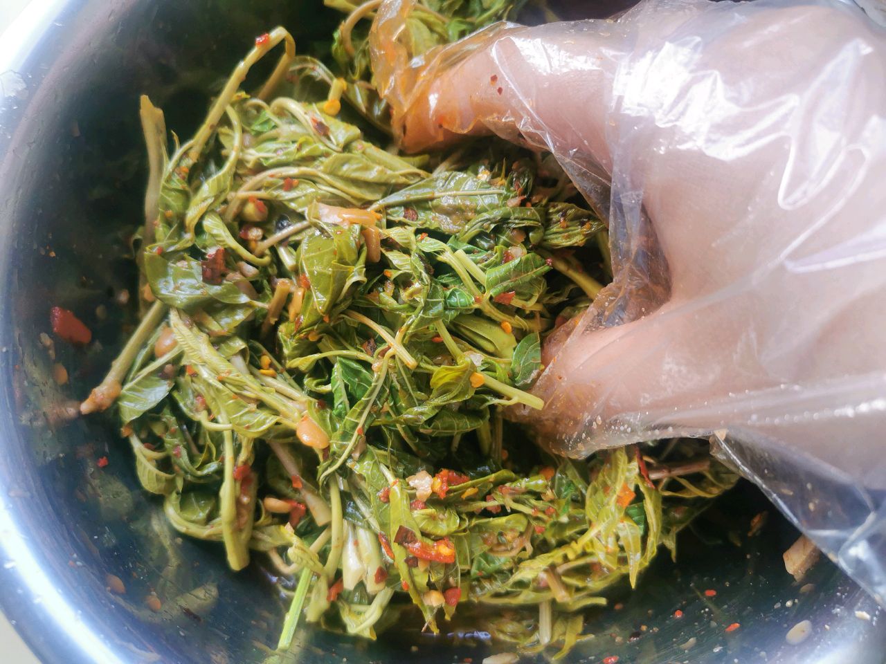 凉拌香椿的做法