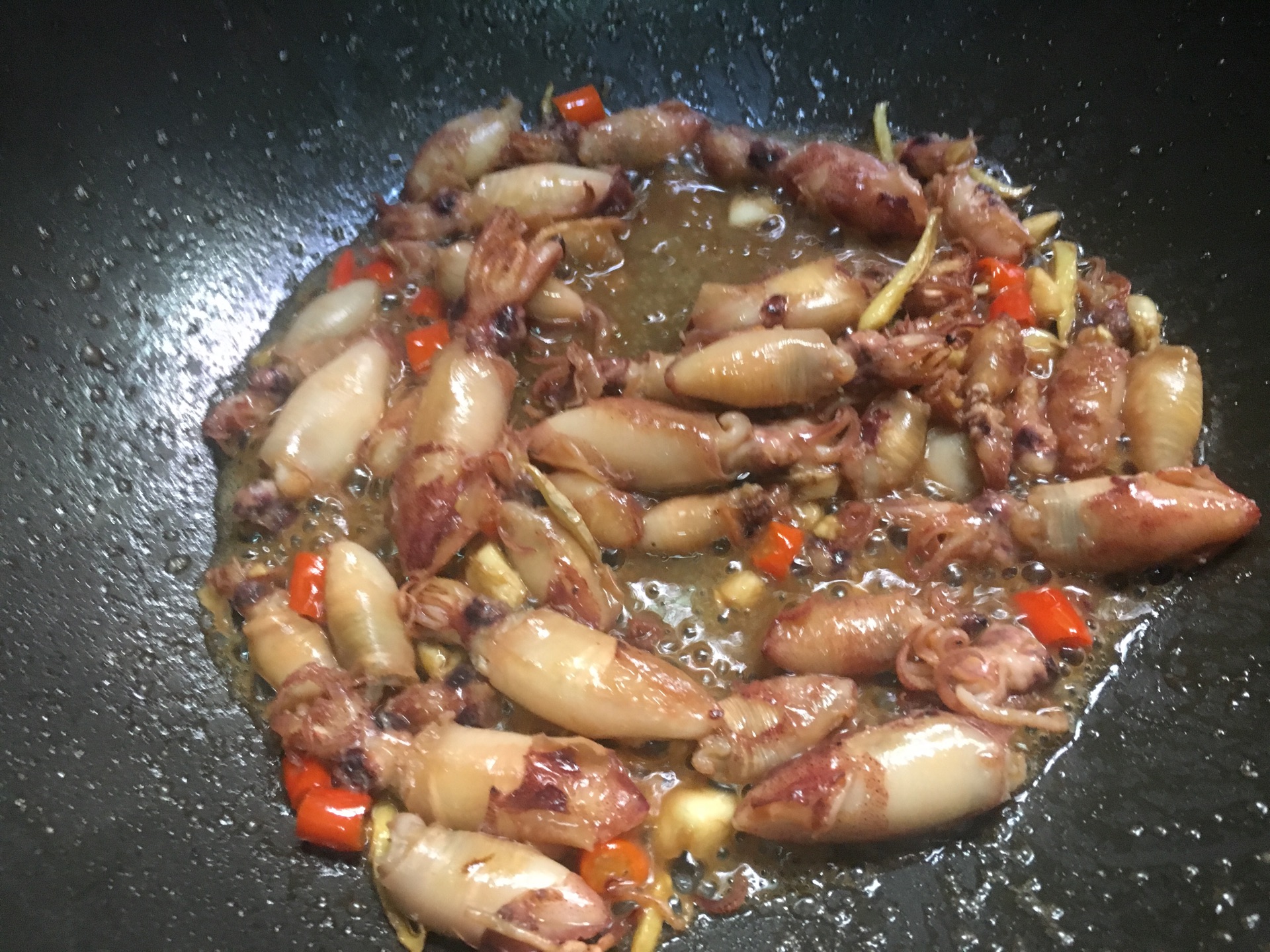 姜葱鱿鱼仔怎么做_姜葱鱿鱼仔的做法_小路飞吃货_豆果