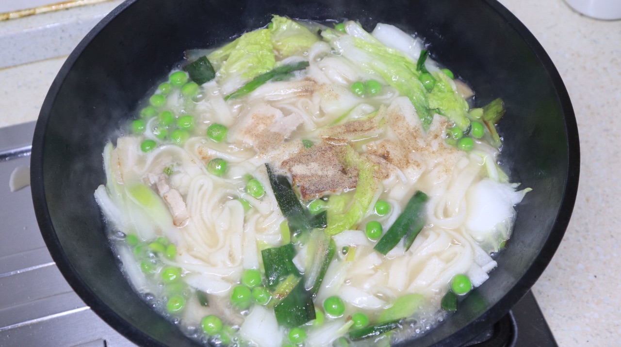 腊肉蔬菜煮豆丝
