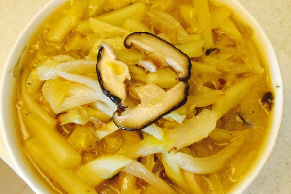 私房香菇土豆老式炖白菜的做法