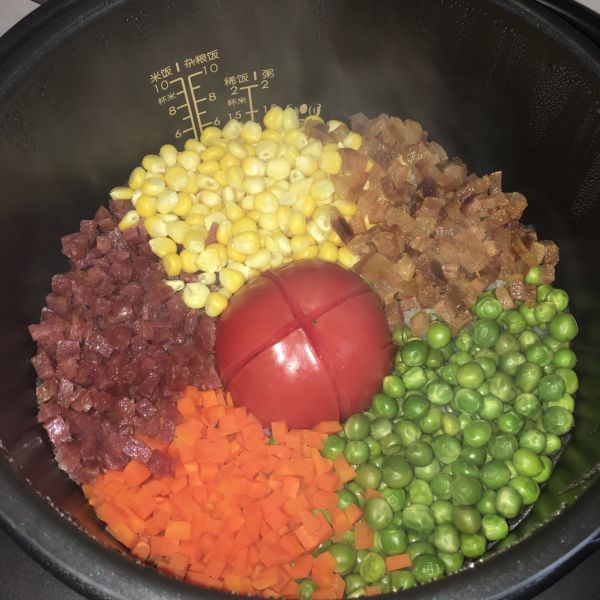 煮好后,把番茄去皮再倒点味事达酱油(有什么