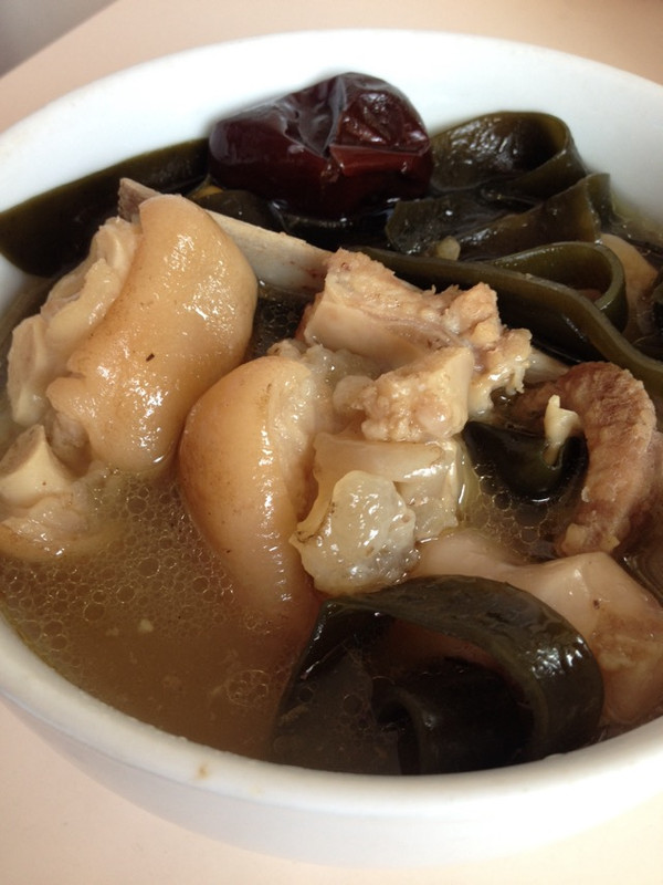 海带猪蹄汤的做法_菜谱_豆果美食
