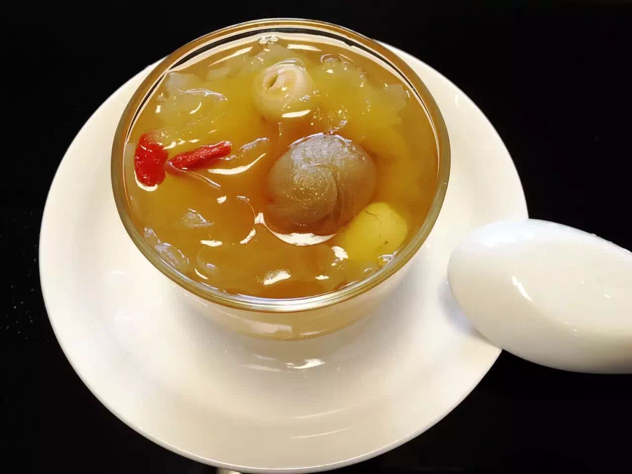 桂圆红糖银耳羹