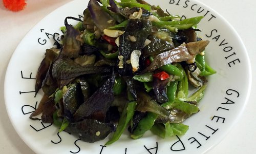 辣炒茄子蒂的做法