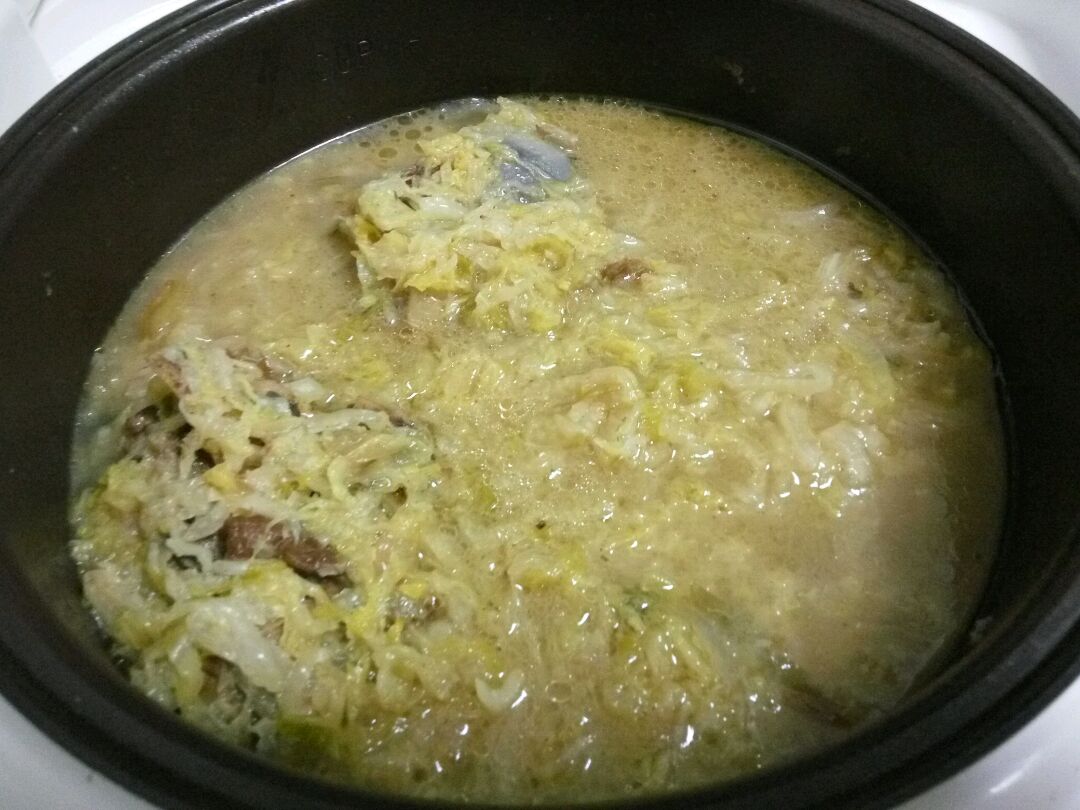 酸菜炖大骨头@东北菜