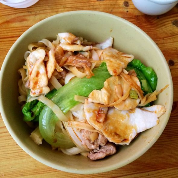 鱼片瘦肉蒸河粉