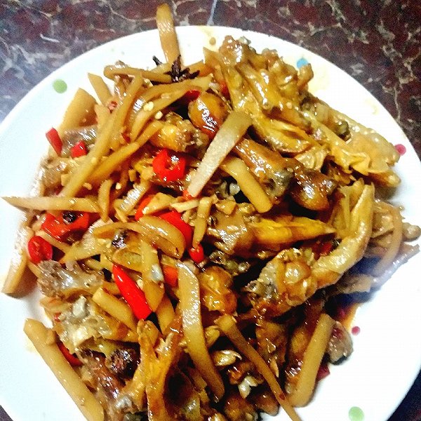 酸笋鸭掌