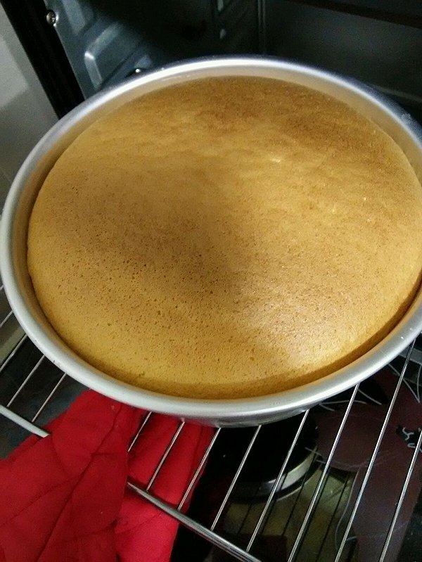 烤箱做蛋糕(戚风蛋糕的做法)