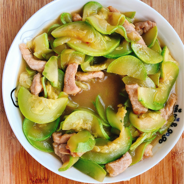 清爽快手菜:西葫芦炒肉片