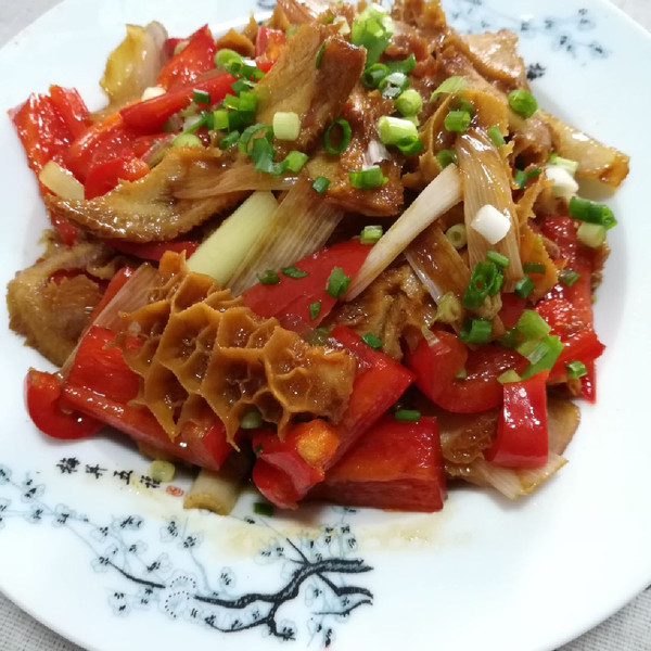红椒炒牛肚的做法