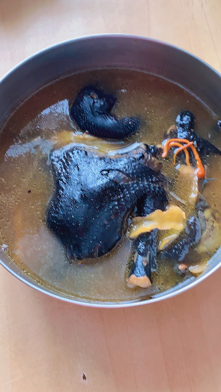 啤酒鸡翅海鲜煲,乌鸡汤