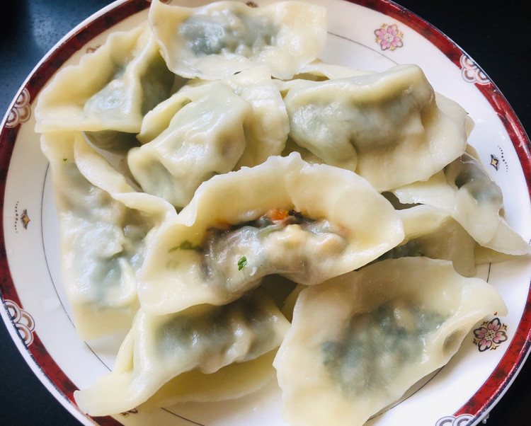 荠菜香菇胡萝卜鸡蛋素水饺