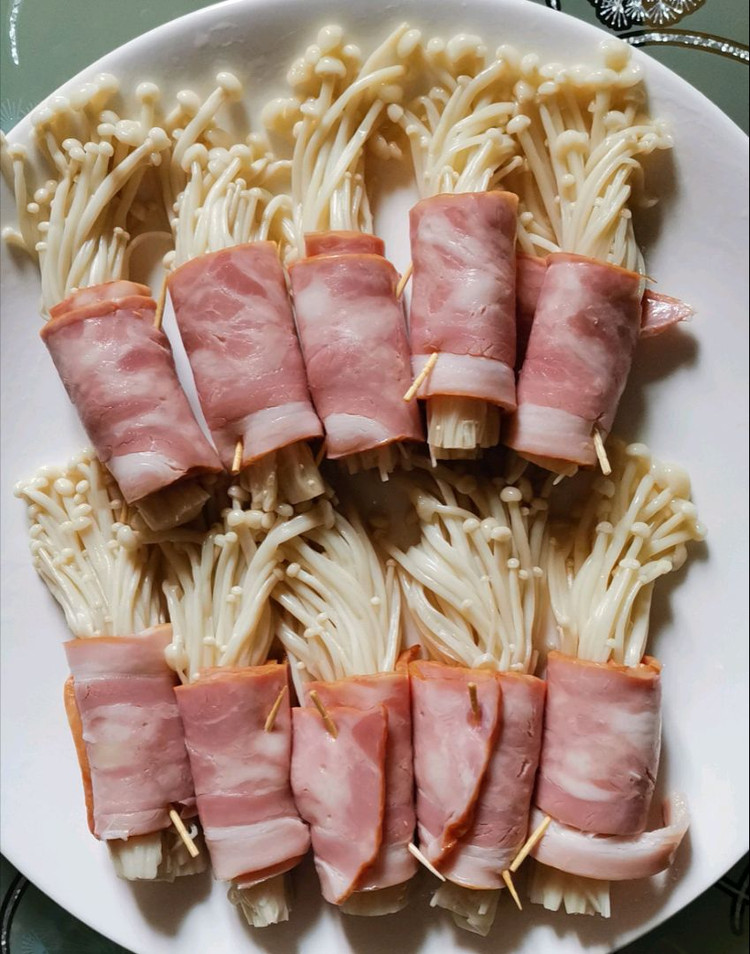 培根金针菇卷