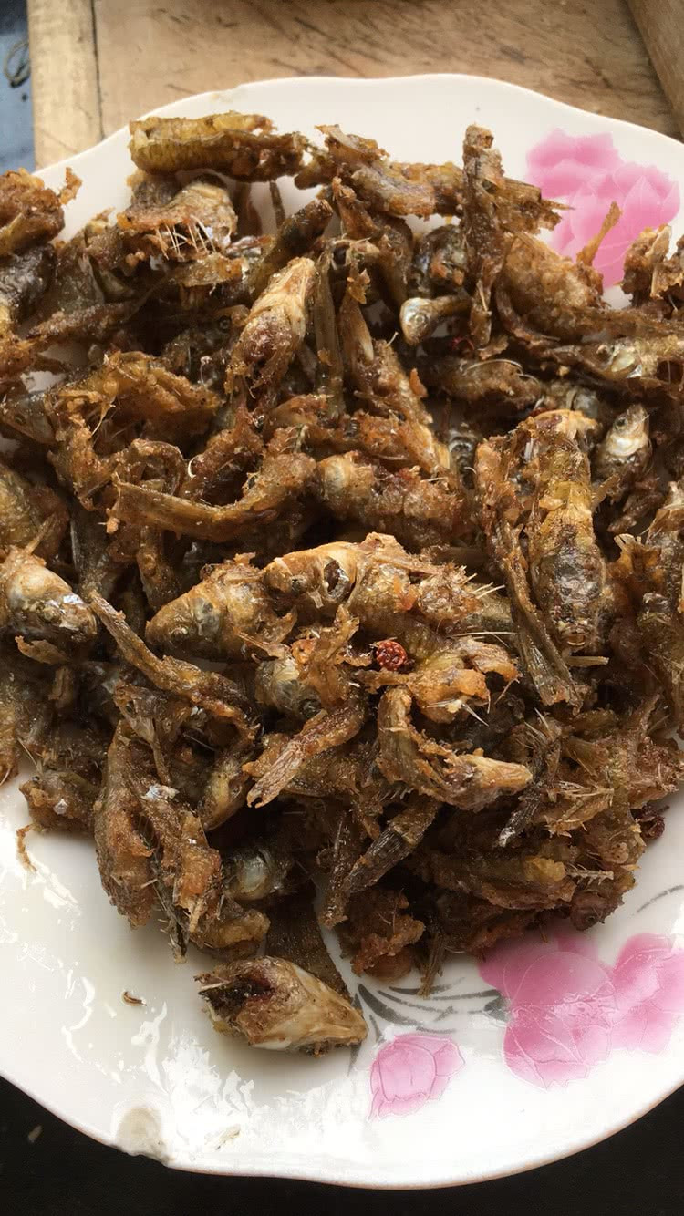 酥炸小河鱼的做法