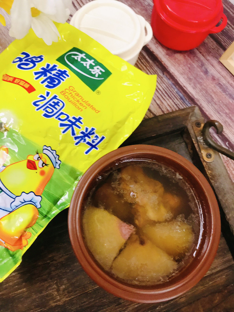 鸡汁雪梨排骨汤的做法