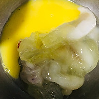 鱿鱼膏煎蛋的做法图解2
