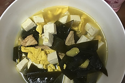 海带豆腐瘦肉鸡蛋汤