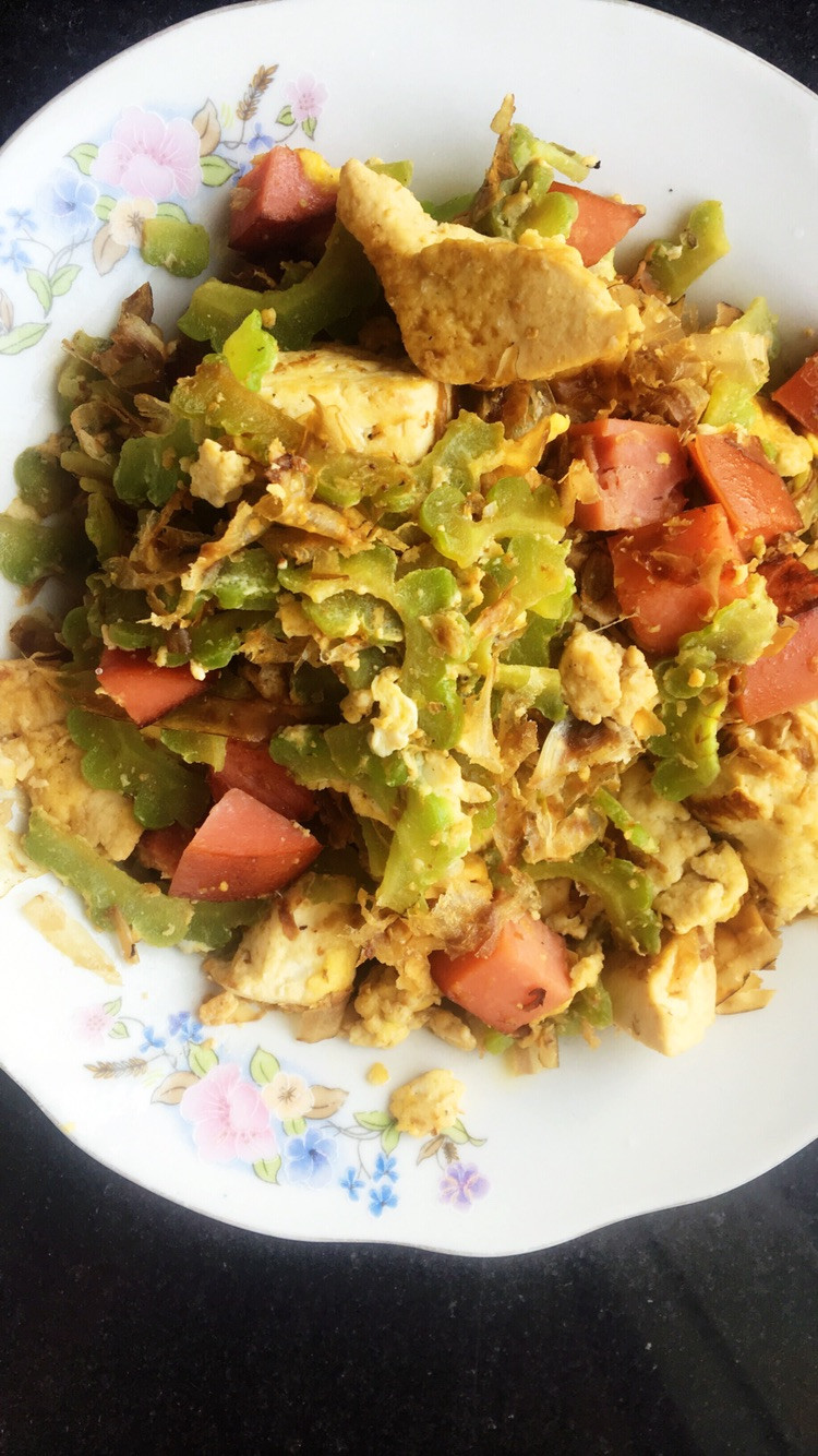 冲绳料理-炒苦瓜的做法