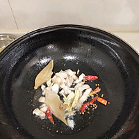 五花肉炒笋丝的做法图解2